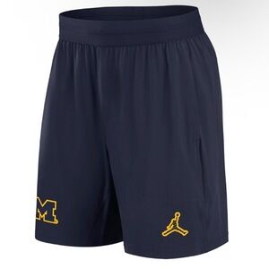 Mens Michigan Wolverines Nike Sideline Performance Football Shorts PE 2024